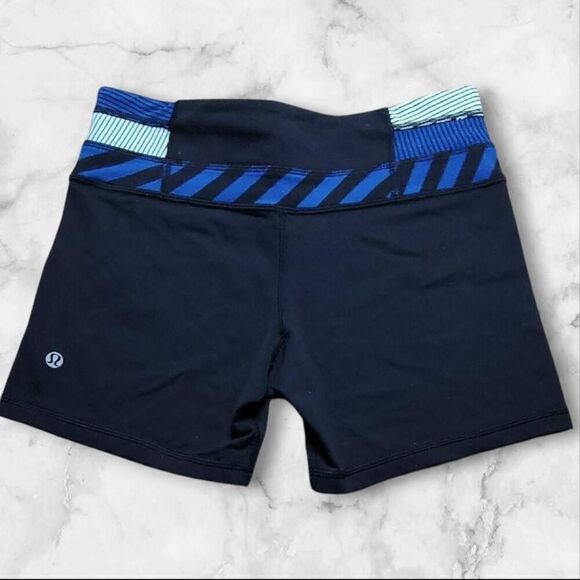 Lululemon Size 6 Groove Shorts - Picture 2 of 2